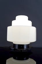 Загрузить изображение в средство просмотра галереи, Lampe Art Déco Steamline Modern, vers 1930 – Verre opalin et fer Forgé