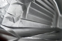 Load image into Gallery viewer, Lustre Art Déco aux papillons, signé Muller Frères, France, Circa 1920