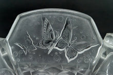Load image into Gallery viewer, Lustre Art Déco aux papillons, signé Muller Frères, France, Circa 1920