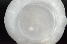 将图片加载到图库查看器,Petite lampe en verre pressé-moulé Art Déco, France, circa 1925