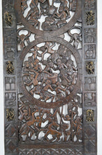 将图片加载到图库查看器,Porte africaine en bois sculpté et bronze de chef de village bamoun, Cameroun, début XXe