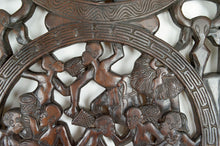 将图片加载到图库查看器,Porte africaine en bois sculpté et bronze de chef de village bamoun, Cameroun, début XXe