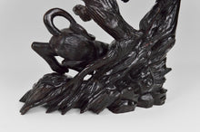 将图片加载到图库查看器,Grande sculpture Asiatique / Okimono au Lion et aux Corbeaux, Japon, ère Meiji, vers 1880