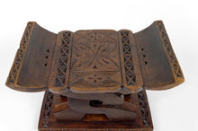 将图片加载到图库查看器,Tabouret Ashanti ghanéen 'Wisdom Knot', Afrique, milieu du XXe