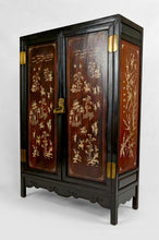 将图片加载到图库查看器,Armoire asiatique en bois de fer marqueté d'os, Indochine, circa 1880