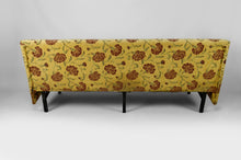 Charger l'image dans la galerie, Banquette à tissu floral jaune et rouge, France, circa 1960