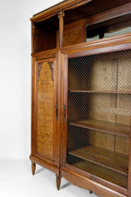 将图片加载到图库查看器,Bibliothèque / vitrine Art Déco en noyer sculpté, France, circa 1925