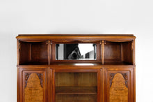 将图片加载到图库查看器,Bibliothèque / vitrine Art Déco en noyer sculpté, France, circa 1925