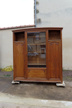 将图片加载到图库查看器,Bibliothèque / vitrine Art Nouveau en noyer, vers 1910
