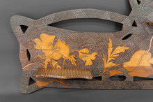 Charger l'image dans la galerie, Etagère murale Art Nouveau aux coquelicots, France, circa 1900