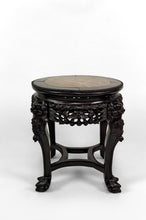 将图片加载到图库查看器,Sellette basse / table d'appoint Asiatique en bois sculpté de Démons, plateau en marbre, Indochine, Circa 1880