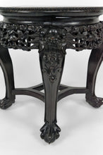 将图片加载到图库查看器,Sellette basse / table d'appoint Asiatique en bois sculpté de Démons, plateau en marbre, Indochine, Circa 1880