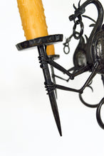 Load image into Gallery viewer, Lustre aux dragons en fer forgé, Italie, circa 1900