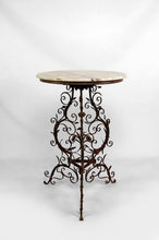 将图片加载到图库查看器,Guéridon / table d'appoint en fer forgé et plateau en marbre, Venise, Italie, XVIIe