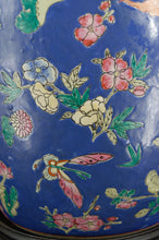 将图片加载到图库查看器,Importante lampe chinoise en céramique bleue aux papillons, Quing Thongzhi, Chine, Circa 1865