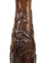 将图片加载到图库查看器,Lampadaire asiatique en bois sculpté, Indochine, circa 1900