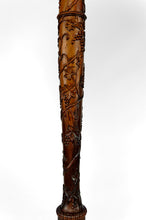 将图片加载到图库查看器,Lampadaire asiatique en bois sculpté, Indochine, circa 1900