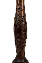 将图片加载到图库查看器,Lampadaire asiatique en bois sculpté, Indochine, circa 1900