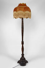 将图片加载到图库查看器,Lampadaire asiatique en bois sculpté, Indochine, circa 1900