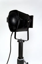 将图片加载到图库查看器,Projecteur / lampe / spot de cinéma, France, circa 1940