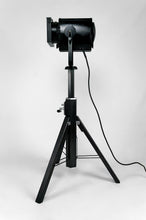 将图片加载到图库查看器,Projecteur / lampe / spot de cinéma, France, circa 1940