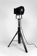 将图片加载到图库查看器,Projecteur / lampe / spot de cinéma, France, circa 1940