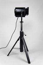 将图片加载到图库查看器,Projecteur / lampe / spot de cinéma, France, circa 1940