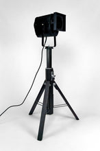 将图片加载到图库查看器,Projecteur / lampe / spot de cinéma, France, circa 1940