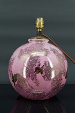 将图片加载到图库查看器,Lampe boule en céramique rose et nacrée par Marguerite Briansau, Art Deco, France, circa 1930
