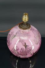 将图片加载到图库查看器,Lampe boule en céramique rose et nacrée par Marguerite Briansau, Art Deco, France, circa 1930