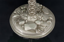 将图片加载到图库查看器,Lampe palmier en bronze argenté et abat-jour feuillage en vitrail vert, Art Nouveau, France, Circa 1900