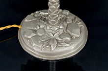 将图片加载到图库查看器,Lampe palmier en bronze argenté et abat-jour feuillage en vitrail vert, Art Nouveau, France, Circa 1900