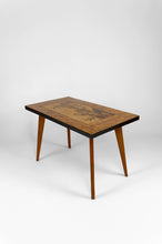 将图片加载到图库查看器,Table basse Midcentury africaine en bois marqueté, vers 1960