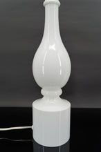将图片加载到图库查看器,Paire de lampes blanches par Philippe Capelle, France, Circa 1970