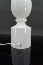 将图片加载到图库查看器,Paire de lampes blanches par Philippe Capelle, France, Circa 1970