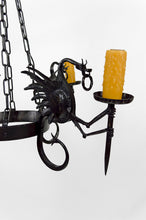 Load image into Gallery viewer, Lustre aux dragons en fer forgé, Italie, circa 1900