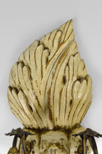 Загрузить изображение в средство просмотра галереи, Paire d'appliques en bois sculpté, peint et patiné, Hollywood Regency, 1950s