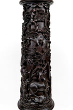 将图片加载到图库查看器,Importante colonne / sellette haute asiatique en bois sculpté, circa 1880, Indochine