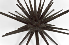 Charger l'image dans la galerie, Table basse ronde style brutaliste, circa 1960