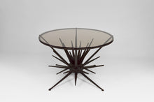 Charger l'image dans la galerie, Table basse ronde style brutaliste, circa 1960
