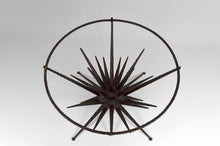 Charger l'image dans la galerie, Table basse ronde style brutaliste, circa 1960