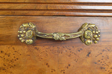 将图片加载到图库查看器,Bar Art Déco en noyer et loupe d'orme, France, circa 1925