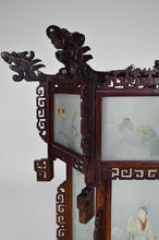 Cargar imagen en el visor de la galería, Grande lanterne asiatique en bois sculpté de dragons et panneaux de verre peints