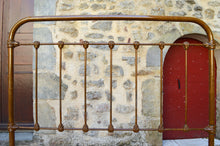 将图片加载到图库查看器,Paire de lits jumeaux Art Nouveau en fer forgé et bois, vers 1910