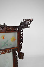 Cargar imagen en el visor de la galería, Grande lanterne asiatique en bois sculpté de dragons et panneaux de verre peints