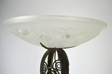 将图片加载到图库查看器,Lampadaire Art Déco aux roses en fer forgé et patine verte