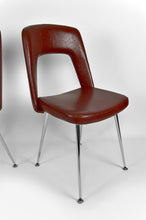 将图片加载到图库查看器,Paire de Chaises "Conférence" en chrome et skaï, circa 1960