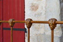 将图片加载到图库查看器,Paire de lits jumeaux Art Nouveau en fer forgé et bois, vers 1910