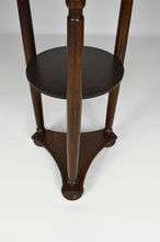 将图片加载到图库查看器,Guéridon Autrichien avec plateau en laiton repoussé, vers 1910