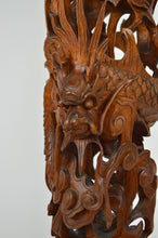 将图片加载到图库查看器,Sellette haute Indochinoise en bois sculpté à thème mythologique